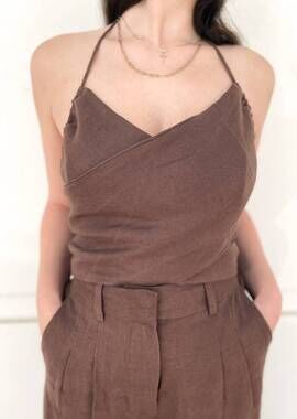 NEW TROIS pia criss cross front top in chocolate